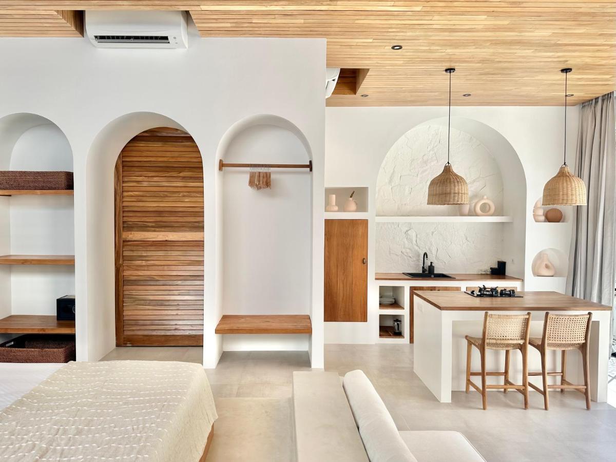 The Suites By The Young Villas Uluwatu Exterior foto