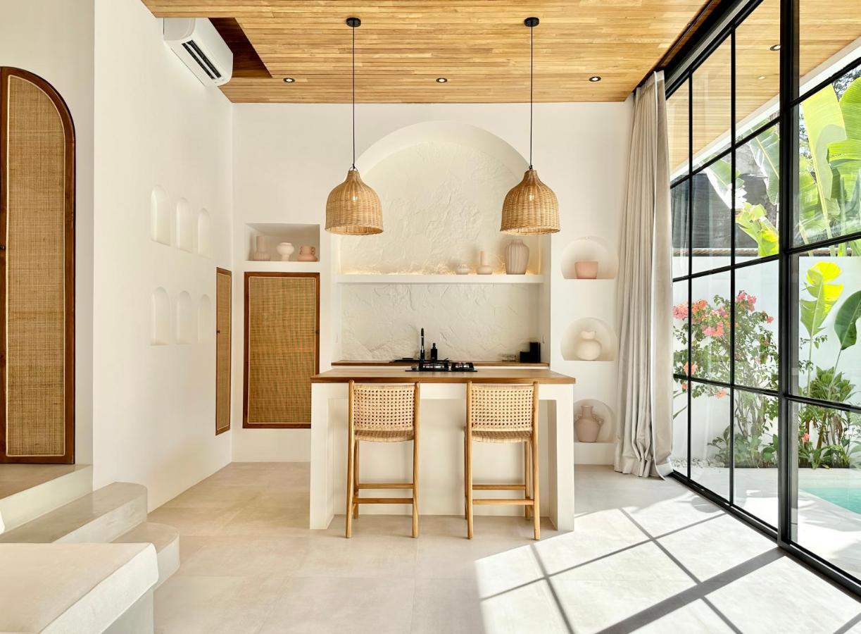 The Suites By The Young Villas Uluwatu Exterior foto
