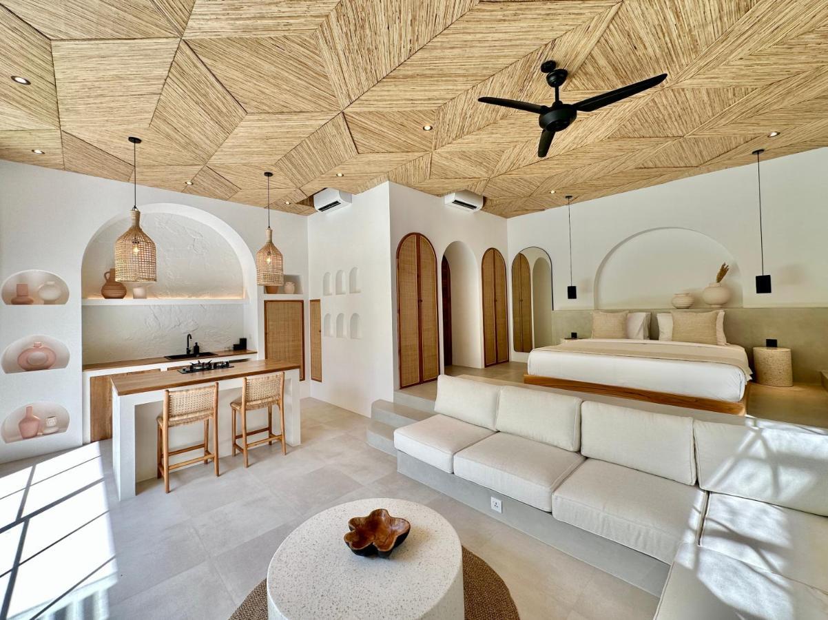 The Suites By The Young Villas Uluwatu Exterior foto
